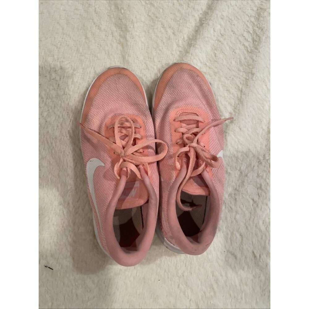 Women’s Nike Flex tennis shoes size 7